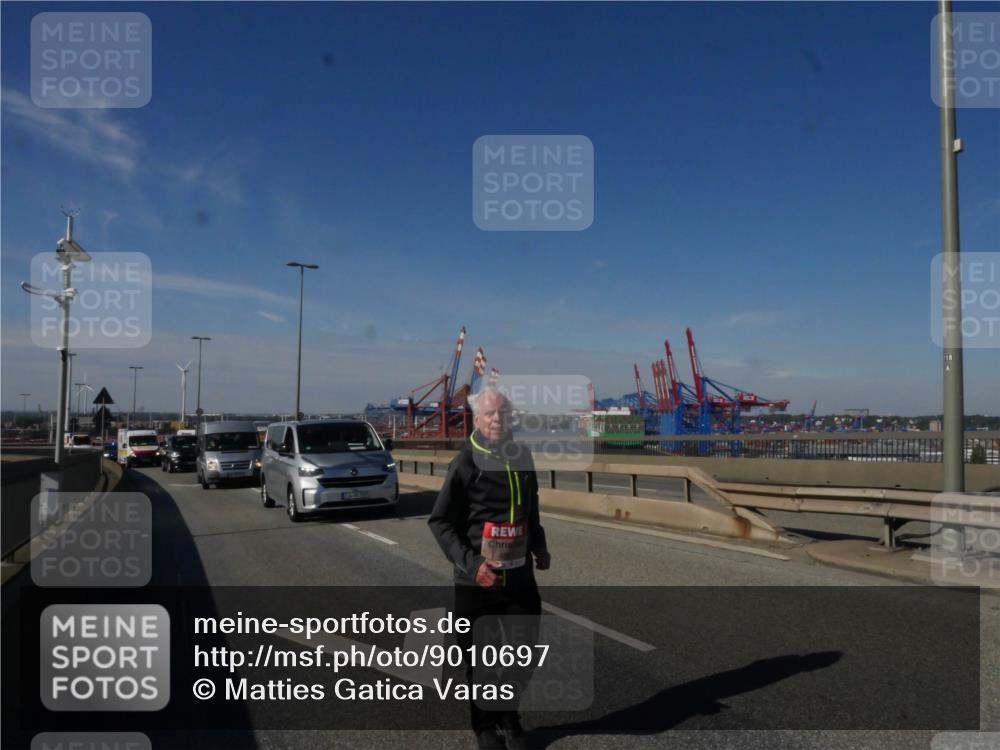 03.10.2025 - Köhlbrandbrückenlauf Matties Gatica Varas http://msf.ph/oto/9010697 03.10.2025 13:11:21 Position 2 7 meine-sportfotos.de