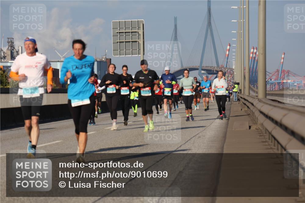 03.10.2025 - Köhlbrandbrückenlauf Luisa Fischer http://msf.ph/oto/9010699 03.10.2025 10:52:48 Position 3  meine-sportfotos.de
