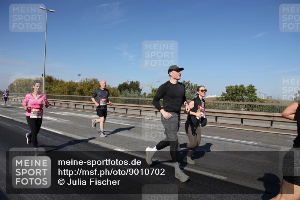 03.10.2025 - Köhlbrandbrückenlauf Julia Fischer http://msf.ph/oto/9010702 03.10.2025 12:56:50 Position 3  meine-sportfotos.de