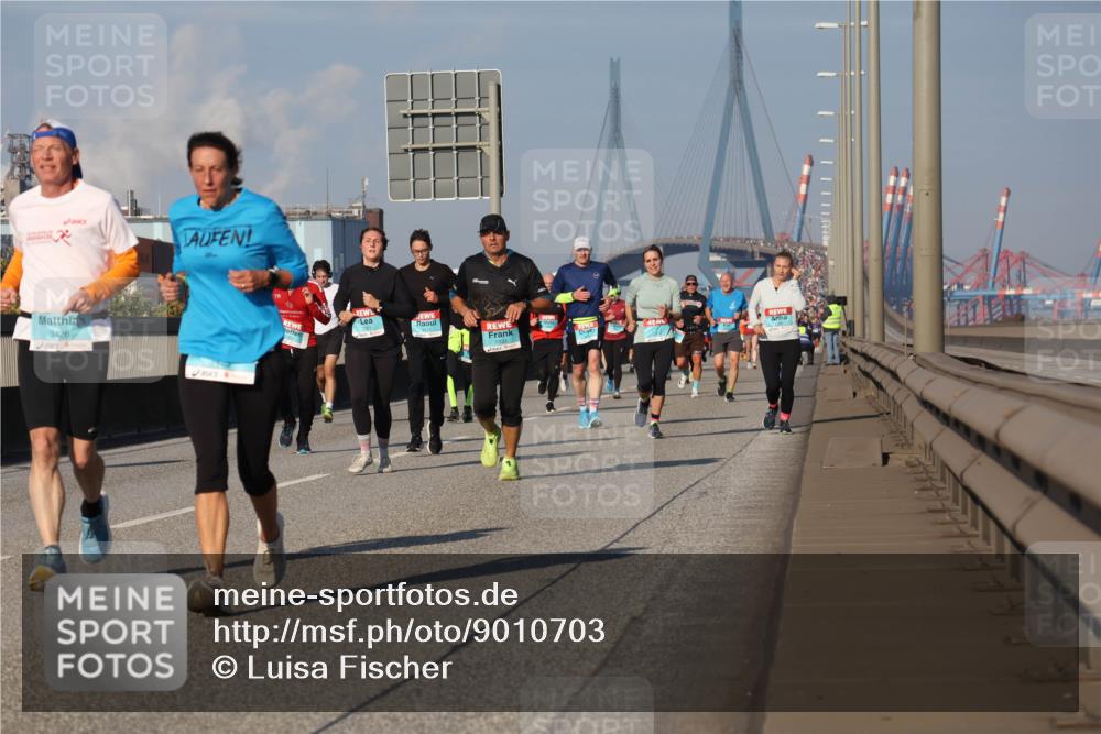 03.10.2025 - Köhlbrandbrückenlauf Luisa Fischer http://msf.ph/oto/9010703 03.10.2025 10:52:48 Position 3 3426 meine-sportfotos.de