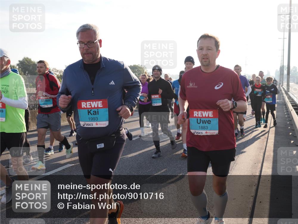03.10.2025 - Köhlbrandbrückenlauf Fabian Wolf http://msf.ph/oto/9010716 03.10.2025 09:21:52 Position 3 2855, 1993, 1810, 1883 meine-sportfotos.de