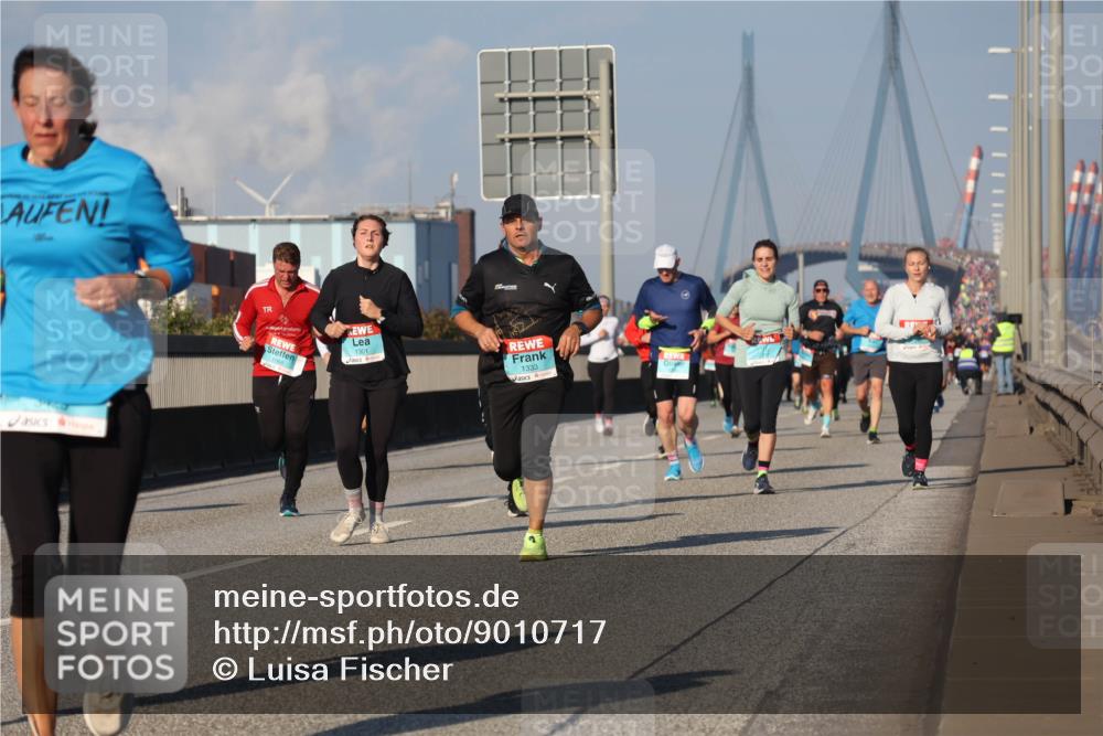 03.10.2025 - Köhlbrandbrückenlauf Luisa Fischer http://msf.ph/oto/9010717 03.10.2025 10:52:49 Position 3 3915, 1301, 1333 meine-sportfotos.de