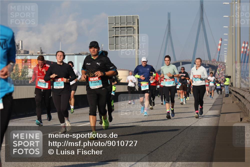 03.10.2025 - Köhlbrandbrückenlauf Luisa Fischer http://msf.ph/oto/9010727 03.10.2025 10:52:50 Position 3 1066, 1301, 1333 meine-sportfotos.de