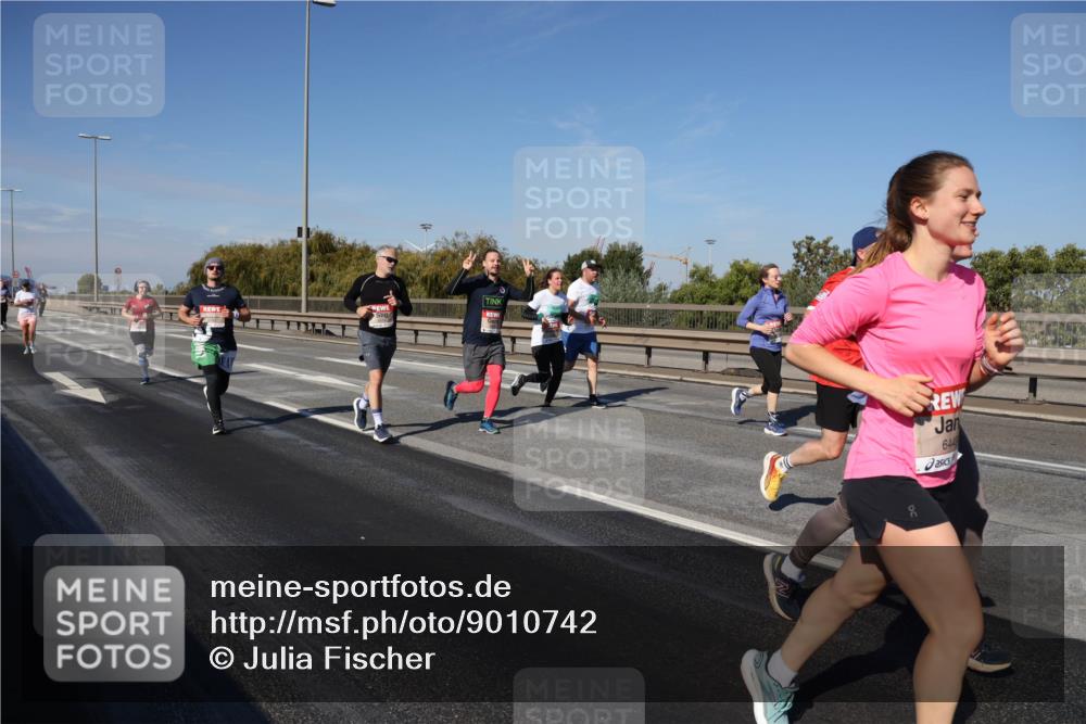 03.10.2025 - Köhlbrandbrückenlauf Julia Fischer http://msf.ph/oto/9010742 03.10.2025 12:56:58 Position 3 644 meine-sportfotos.de