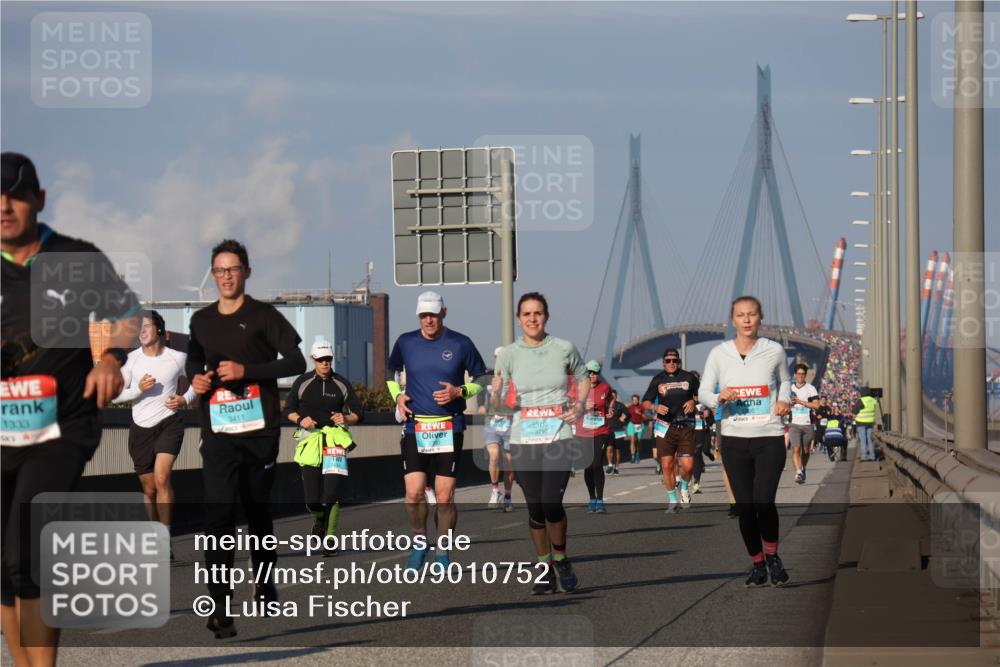 03.10.2025 - Köhlbrandbrückenlauf Luisa Fischer http://msf.ph/oto/9010752 03.10.2025 10:52:53 Position 3 1333, 3411, 3797 meine-sportfotos.de