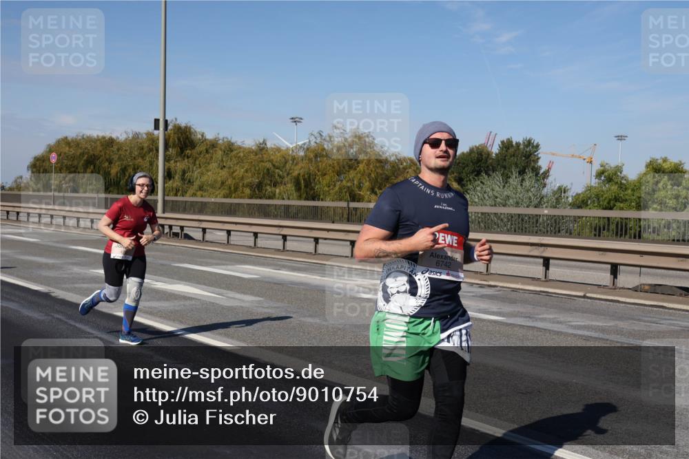 03.10.2025 - Köhlbrandbrückenlauf Julia Fischer http://msf.ph/oto/9010754 03.10.2025 12:56:59 Position 3 6742 meine-sportfotos.de