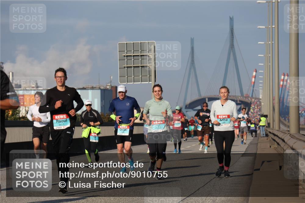03.10.2025 - Köhlbrandbrückenlauf Luisa Fischer http://msf.ph/oto/9010755 03.10.2025 10:52:53 Position 3 3411, 1395, 3797, 3300 meine-sportfotos.de