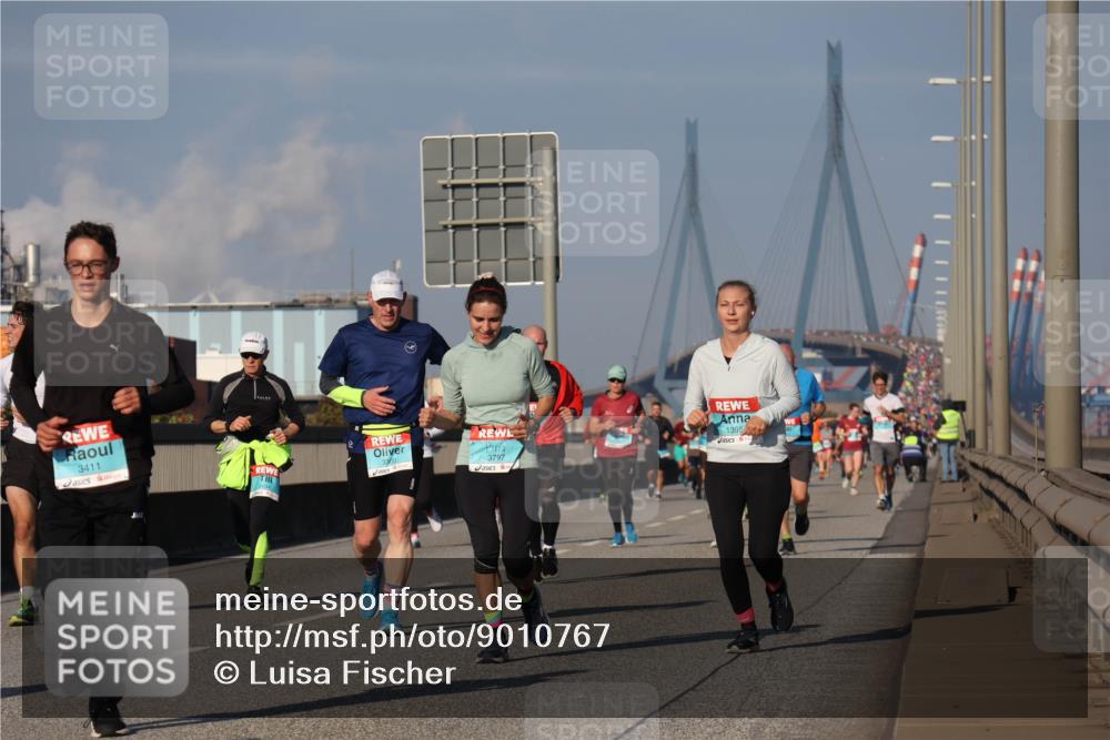 03.10.2025 - Köhlbrandbrückenlauf Luisa Fischer http://msf.ph/oto/9010767 03.10.2025 10:52:54 Position 3 3411, 330, 3797, 1395 meine-sportfotos.de