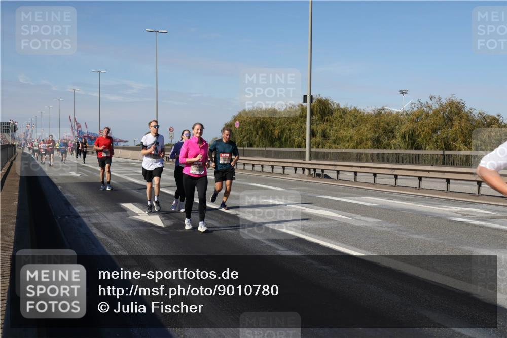 03.10.2025 - Köhlbrandbrückenlauf Julia Fischer http://msf.ph/oto/9010780 03.10.2025 12:57:04 Position 3  meine-sportfotos.de
