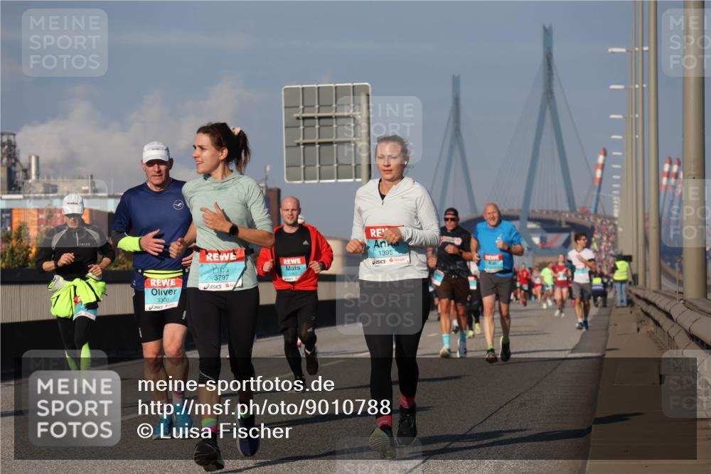 03.10.2025 - Köhlbrandbrückenlauf Luisa Fischer http://msf.ph/oto/9010788 03.10.2025 10:52:56 Position 3 3797, 3300, 1395 meine-sportfotos.de