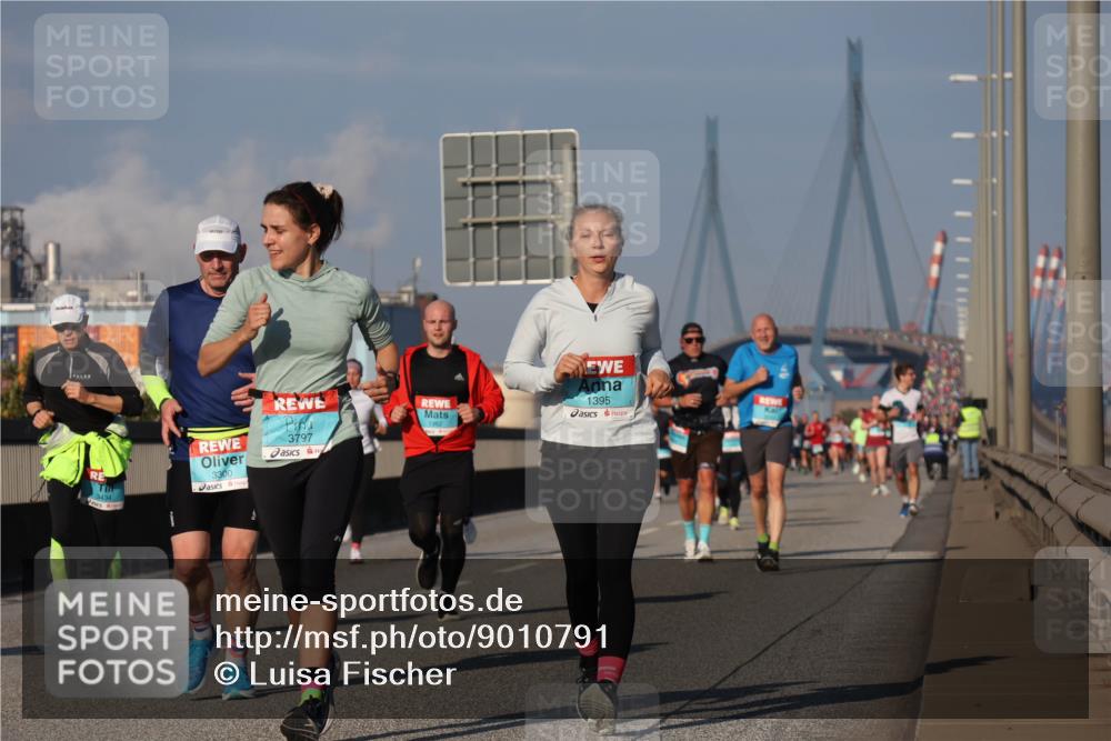 03.10.2025 - Köhlbrandbrückenlauf Luisa Fischer http://msf.ph/oto/9010791 03.10.2025 10:52:56 Position 3 3300, 1962, 3797, 1395 meine-sportfotos.de