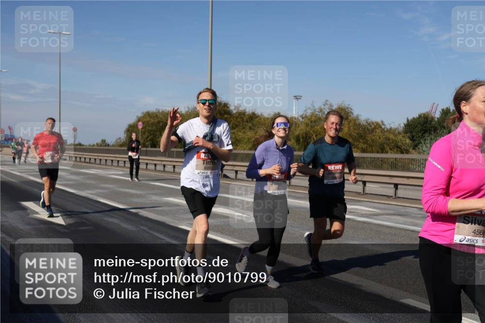 03.10.2025 - Köhlbrandbrückenlauf Julia Fischer http://msf.ph/oto/9010799 03.10.2025 12:57:07 Position 3 6690, 4568 meine-sportfotos.de