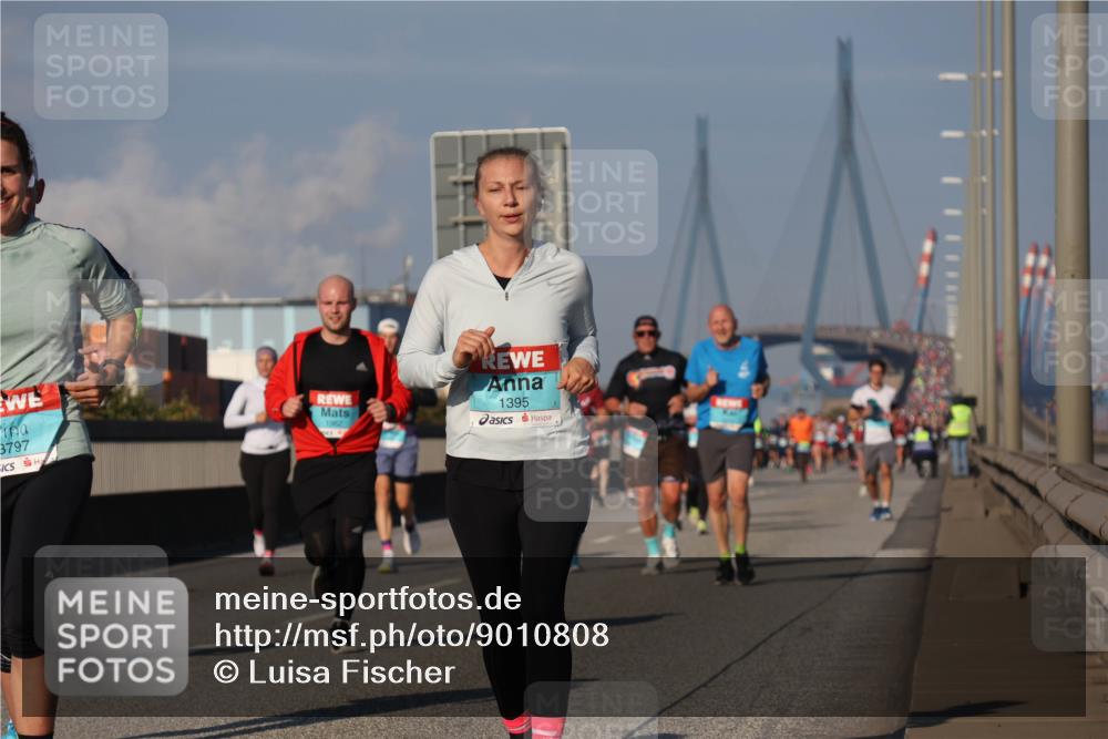 03.10.2025 - Köhlbrandbrückenlauf Luisa Fischer http://msf.ph/oto/9010808 03.10.2025 10:52:58 Position 3 3797, 4, 1962, 1395 meine-sportfotos.de