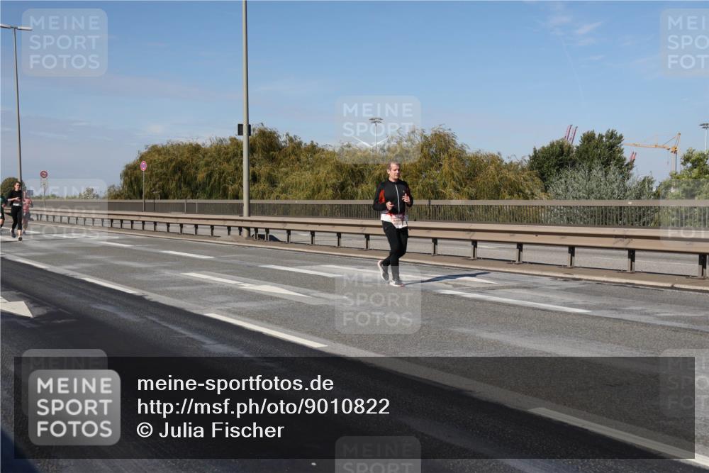 03.10.2025 - Köhlbrandbrückenlauf Julia Fischer http://msf.ph/oto/9010822 03.10.2025 12:57:11 Position 3  meine-sportfotos.de