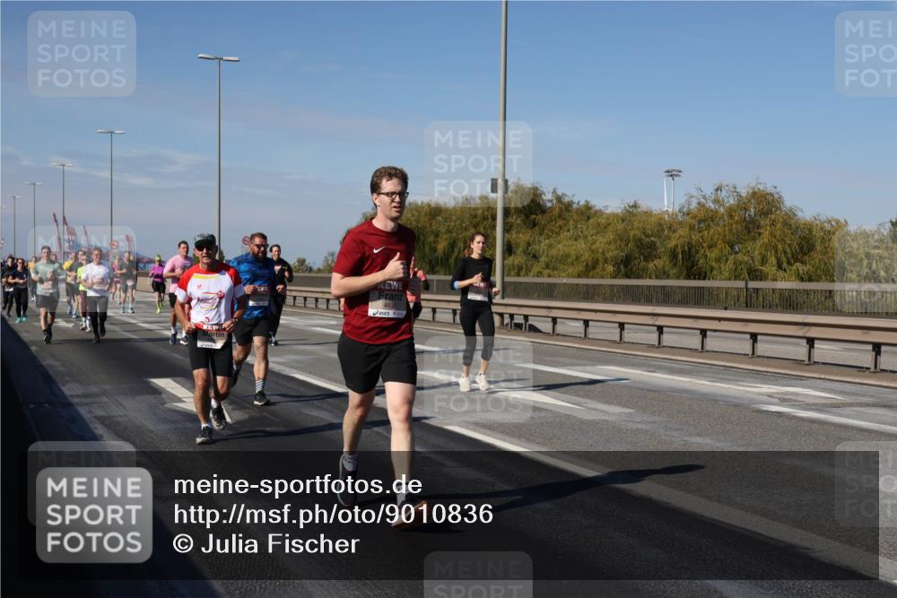 03.10.2025 - Köhlbrandbrückenlauf Julia Fischer http://msf.ph/oto/9010836 03.10.2025 12:57:17 Position 3 4638 meine-sportfotos.de