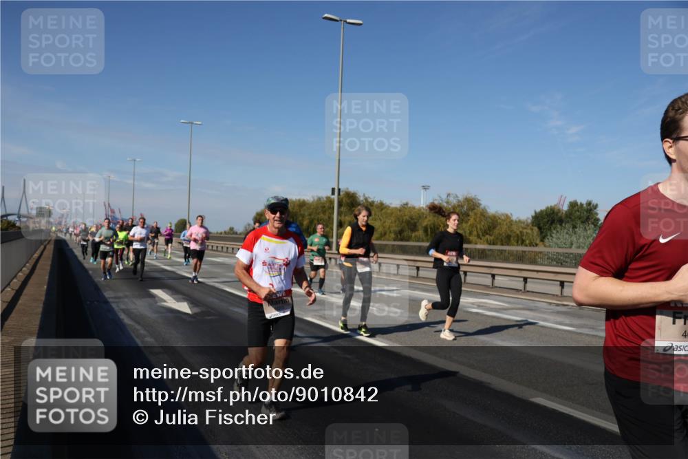 03.10.2025 - Köhlbrandbrückenlauf Julia Fischer http://msf.ph/oto/9010842 03.10.2025 12:57:19 Position 3 4 meine-sportfotos.de