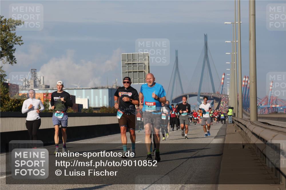 03.10.2025 - Köhlbrandbrückenlauf Luisa Fischer http://msf.ph/oto/9010852 03.10.2025 10:53:02 Position 3  meine-sportfotos.de
