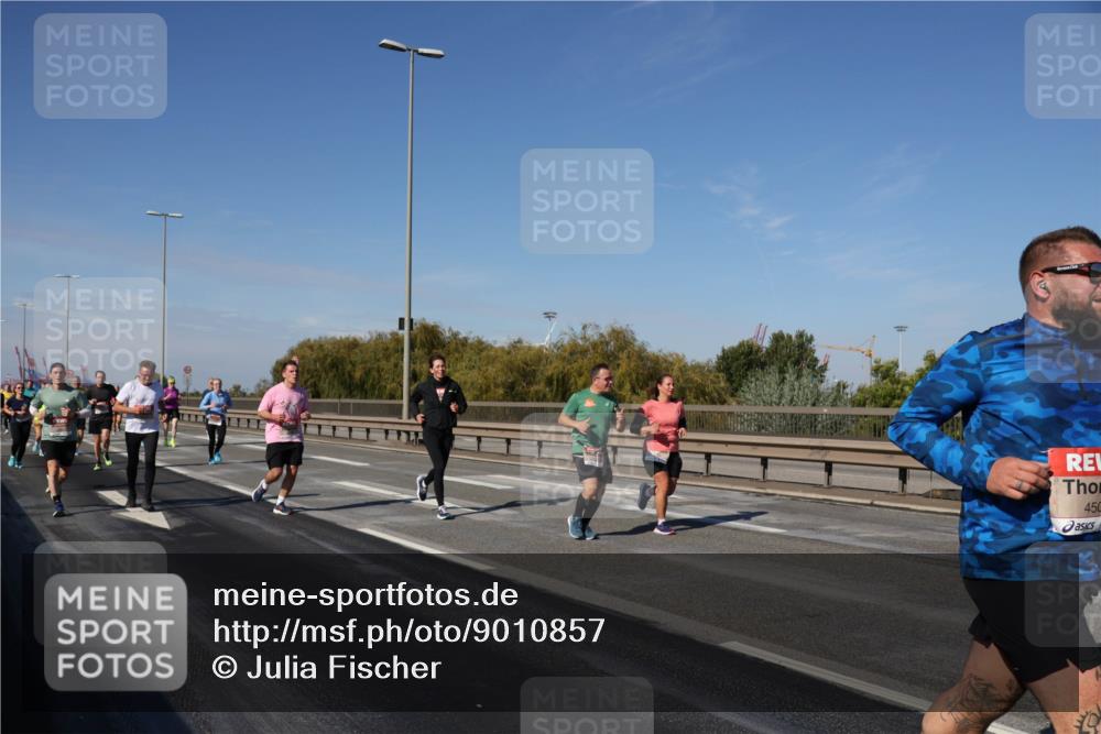 03.10.2025 - Köhlbrandbrückenlauf Julia Fischer http://msf.ph/oto/9010857 03.10.2025 12:57:21 Position 3 450 meine-sportfotos.de