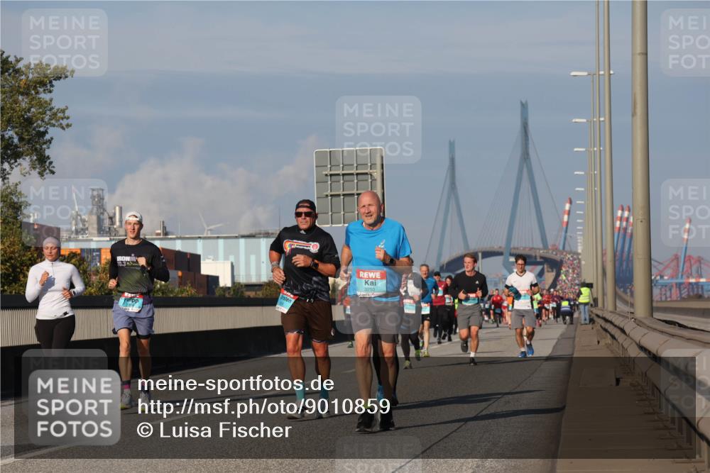 03.10.2025 - Köhlbrandbrückenlauf Luisa Fischer http://msf.ph/oto/9010859 03.10.2025 10:53:02 Position 3 10, 3, 3250 meine-sportfotos.de