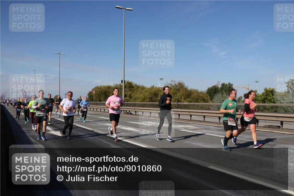 03.10.2025 - Köhlbrandbrückenlauf Julia Fischer http://msf.ph/oto/9010860 03.10.2025 12:57:22 Position 3  meine-sportfotos.de