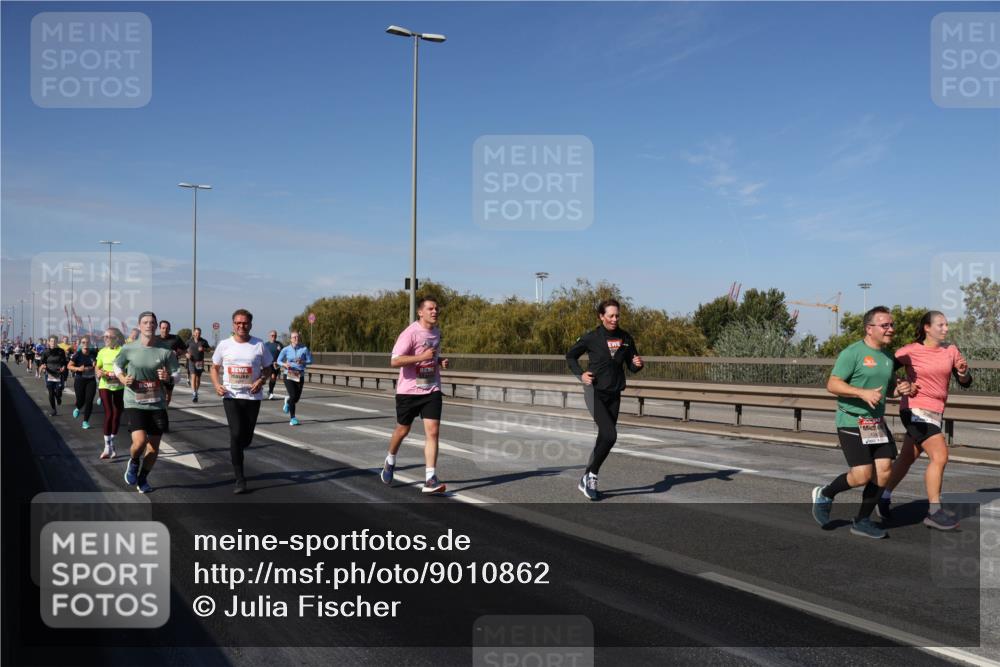 03.10.2025 - Köhlbrandbrückenlauf Julia Fischer http://msf.ph/oto/9010862 03.10.2025 12:57:22 Position 3  meine-sportfotos.de