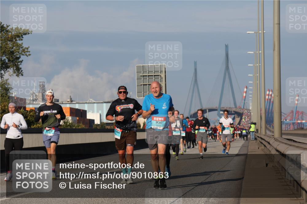 03.10.2025 - Köhlbrandbrückenlauf Luisa Fischer http://msf.ph/oto/9010863 03.10.2025 10:53:03 Position 3 70, 3, 3250 meine-sportfotos.de