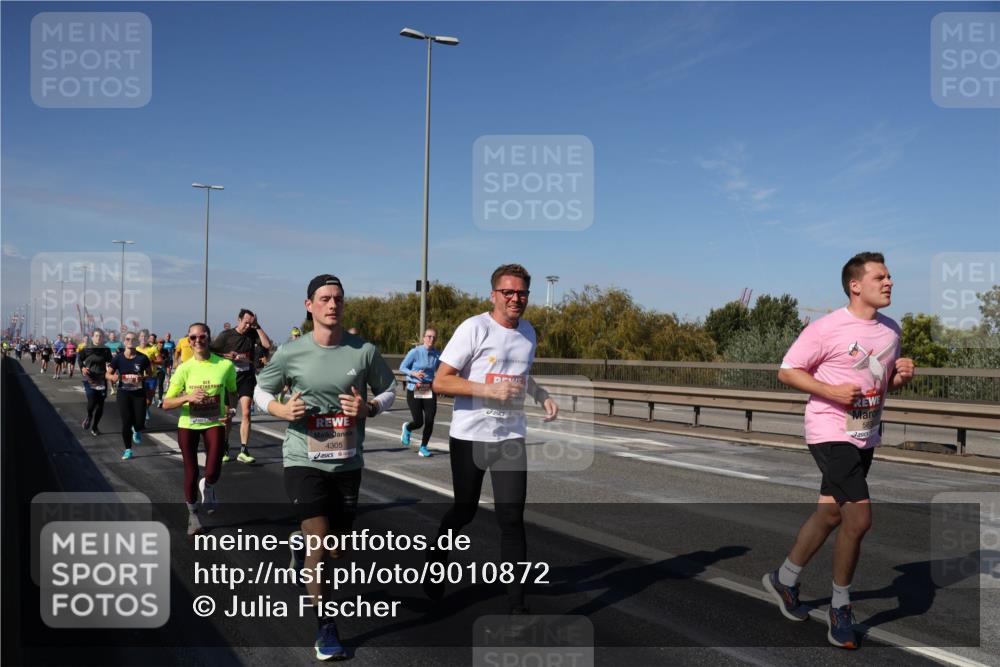 03.10.2025 - Köhlbrandbrückenlauf Julia Fischer http://msf.ph/oto/9010872 03.10.2025 12:57:24 Position 3 4305 meine-sportfotos.de