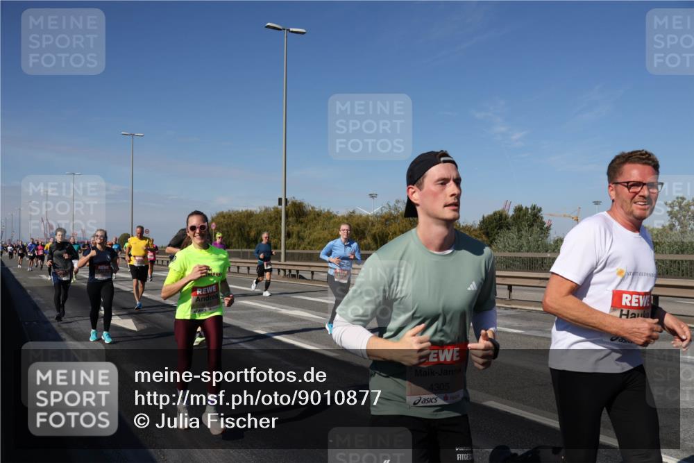 03.10.2025 - Köhlbrandbrückenlauf Julia Fischer http://msf.ph/oto/9010877 03.10.2025 12:57:25 Position 3 5927, 4305 meine-sportfotos.de