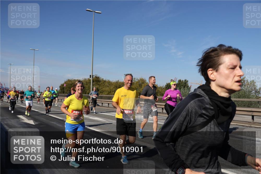 03.10.2025 - Köhlbrandbrückenlauf Julia Fischer http://msf.ph/oto/9010901 03.10.2025 12:57:29 Position 3  meine-sportfotos.de