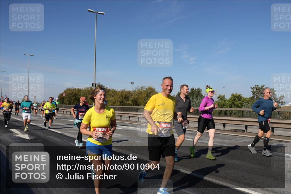 03.10.2025 - Köhlbrandbrückenlauf Julia Fischer http://msf.ph/oto/9010904 03.10.2025 12:57:29 Position 3 567 meine-sportfotos.de