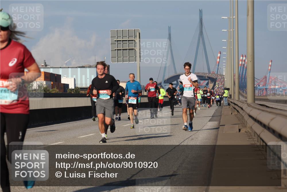 03.10.2025 - Köhlbrandbrückenlauf Luisa Fischer http://msf.ph/oto/9010920 03.10.2025 10:53:08 Position 3 304, 1402 meine-sportfotos.de
