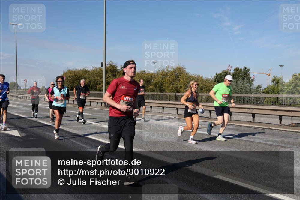03.10.2025 - Köhlbrandbrückenlauf Julia Fischer http://msf.ph/oto/9010922 03.10.2025 12:57:35 Position 3  meine-sportfotos.de