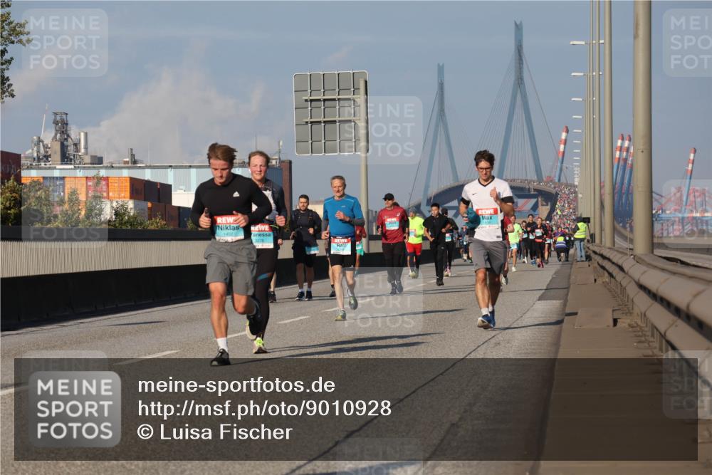 03.10.2025 - Köhlbrandbrückenlauf Luisa Fischer http://msf.ph/oto/9010928 03.10.2025 10:53:08 Position 3  meine-sportfotos.de