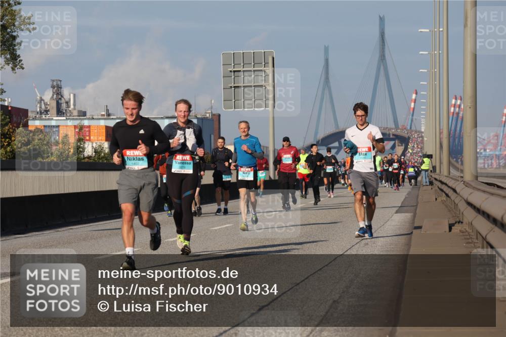 03.10.2025 - Köhlbrandbrückenlauf Luisa Fischer http://msf.ph/oto/9010934 03.10.2025 10:53:09 Position 3 1402, 3278, 1516 meine-sportfotos.de