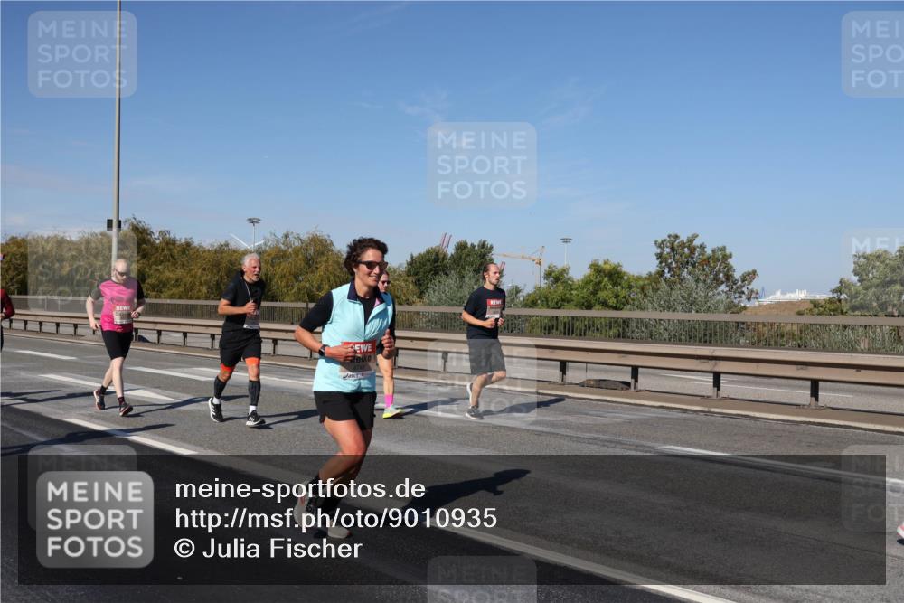03.10.2025 - Köhlbrandbrückenlauf Julia Fischer http://msf.ph/oto/9010935 03.10.2025 12:57:37 Position 3 4748 meine-sportfotos.de