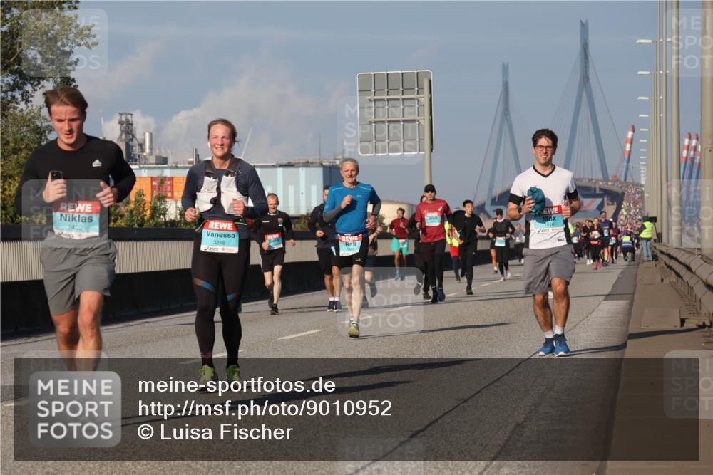 03.10.2025 - Köhlbrandbrückenlauf Luisa Fischer http://msf.ph/oto/9010952 03.10.2025 10:53:11 Position 3 1402, 3278, 1319, 1516 meine-sportfotos.de