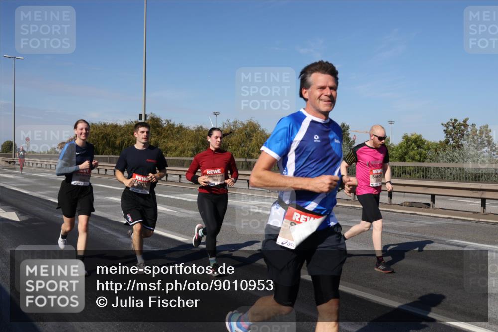 03.10.2025 - Köhlbrandbrückenlauf Julia Fischer http://msf.ph/oto/9010953 03.10.2025 12:57:39 Position 3 5937 meine-sportfotos.de