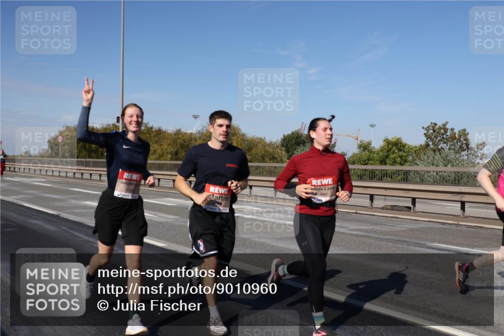03.10.2025 - Köhlbrandbrückenlauf Julia Fischer http://msf.ph/oto/9010960 03.10.2025 12:57:40 Position 3 604, 5937 meine-sportfotos.de
