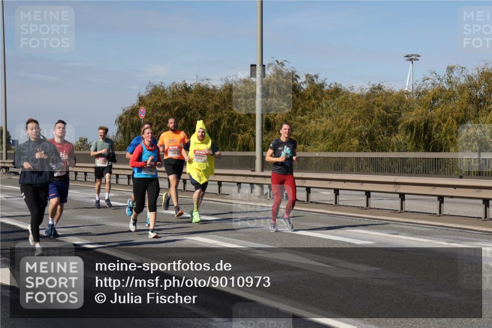 03.10.2025 - Köhlbrandbrückenlauf Julia Fischer http://msf.ph/oto/9010973 03.10.2025 12:57:46 Position 3  meine-sportfotos.de