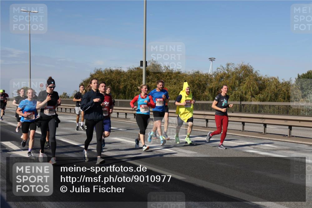 03.10.2025 - Köhlbrandbrückenlauf Julia Fischer http://msf.ph/oto/9010977 03.10.2025 12:57:48 Position 3  meine-sportfotos.de
