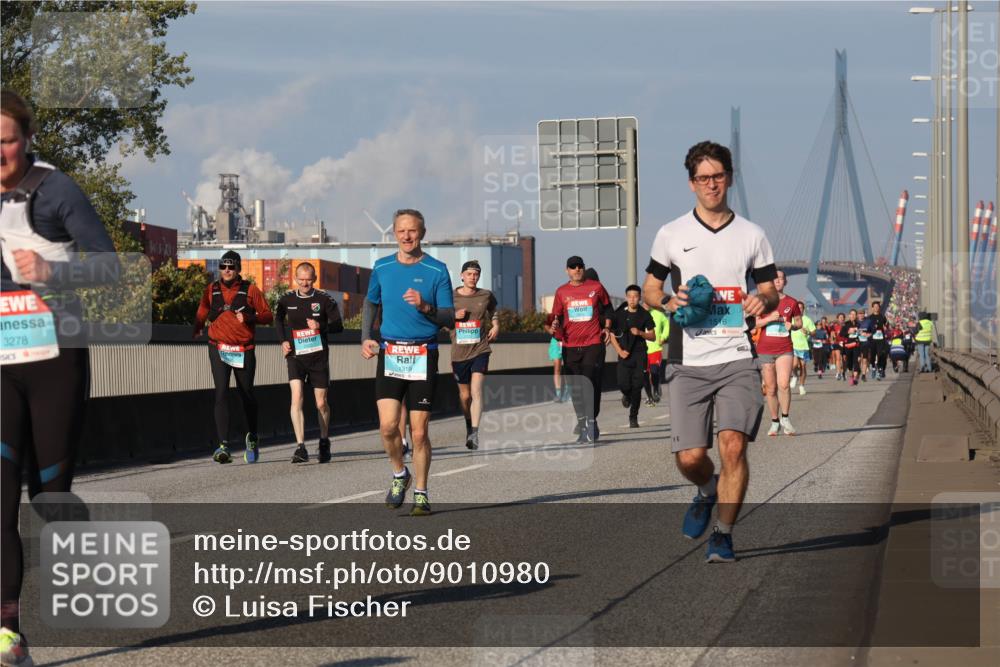 03.10.2025 - Köhlbrandbrückenlauf Luisa Fischer http://msf.ph/oto/9010980 03.10.2025 10:53:13 Position 3 3278, 1319, 1516 meine-sportfotos.de