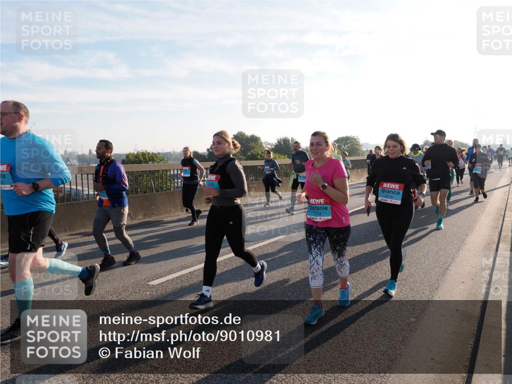 03.10.2025 - Köhlbrandbrückenlauf Fabian Wolf http://msf.ph/oto/9010981 03.10.2025 09:22:03 Position 3 40, 3239, 2118 meine-sportfotos.de