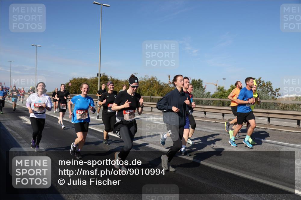 03.10.2025 - Köhlbrandbrückenlauf Julia Fischer http://msf.ph/oto/9010994 03.10.2025 12:57:50 Position 3  meine-sportfotos.de