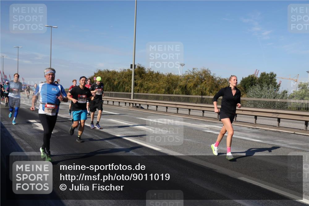 03.10.2025 - Köhlbrandbrückenlauf Julia Fischer http://msf.ph/oto/9011019 03.10.2025 12:57:54 Position 3  meine-sportfotos.de