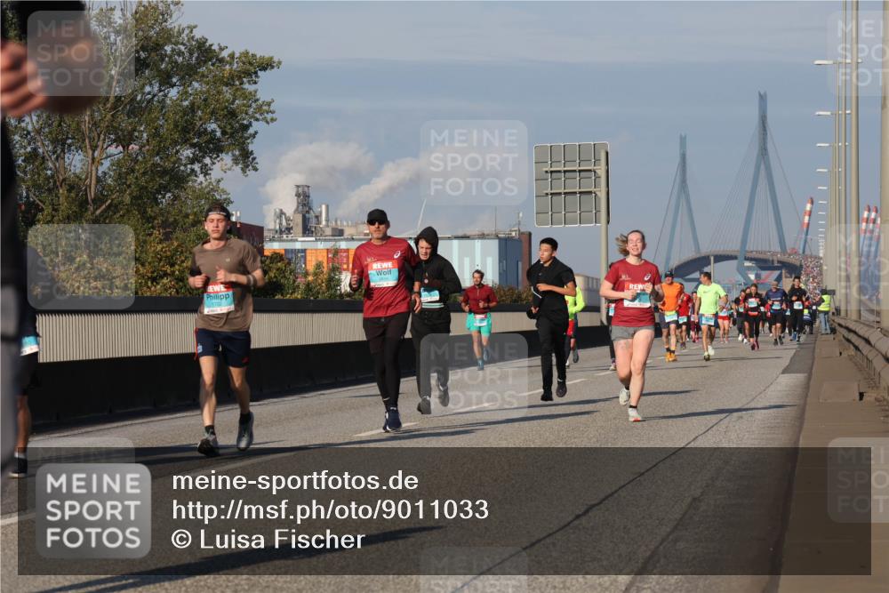 03.10.2025 - Köhlbrandbrückenlauf Luisa Fischer http://msf.ph/oto/9011033 03.10.2025 10:53:18 Position 3  meine-sportfotos.de