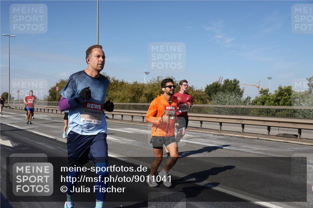 03.10.2025 - Köhlbrandbrückenlauf Julia Fischer http://msf.ph/oto/9011041 03.10.2025 12:57:58 Position 3 6028 meine-sportfotos.de