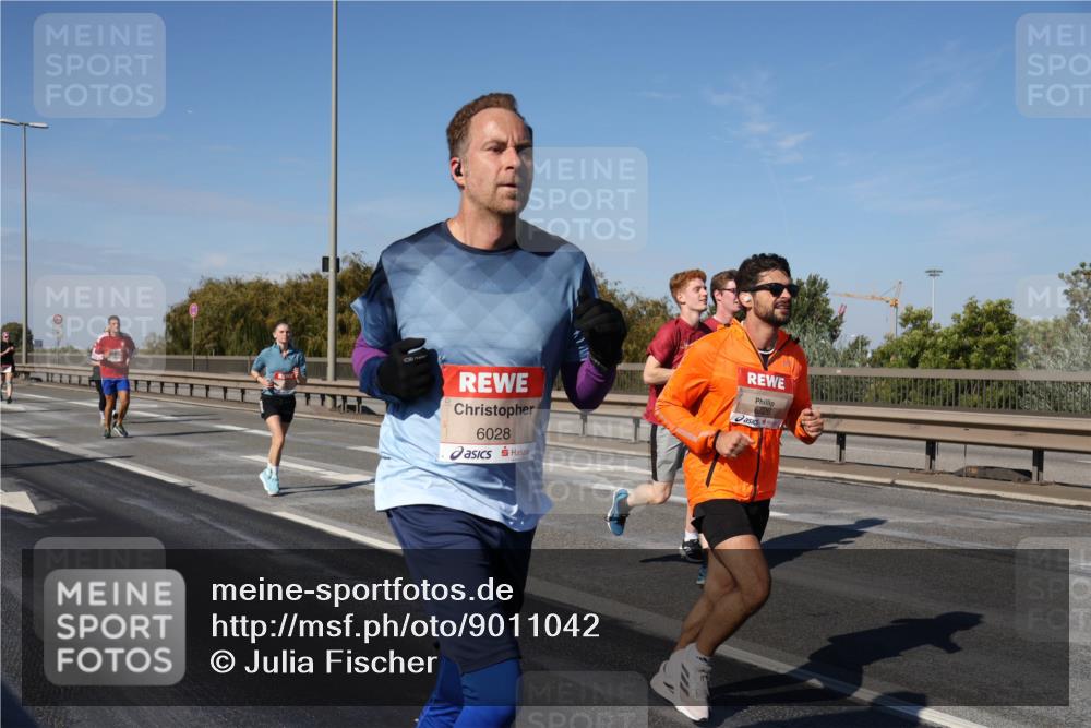 03.10.2025 - Köhlbrandbrückenlauf Julia Fischer http://msf.ph/oto/9011042 03.10.2025 12:57:58 Position 3 6028 meine-sportfotos.de