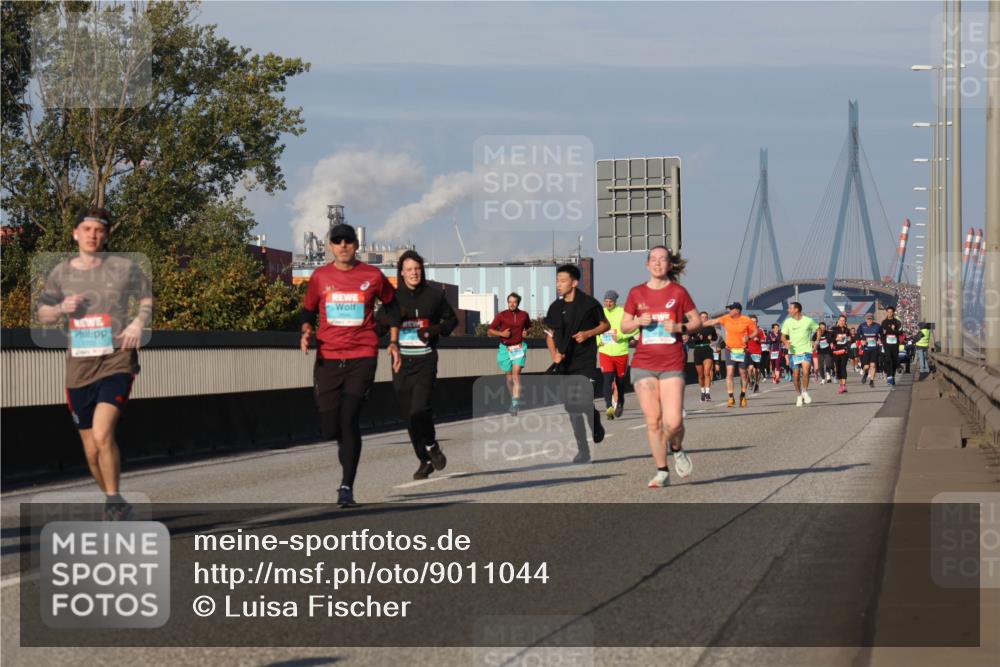 03.10.2025 - Köhlbrandbrückenlauf Luisa Fischer http://msf.ph/oto/9011044 03.10.2025 10:53:19 Position 3  meine-sportfotos.de