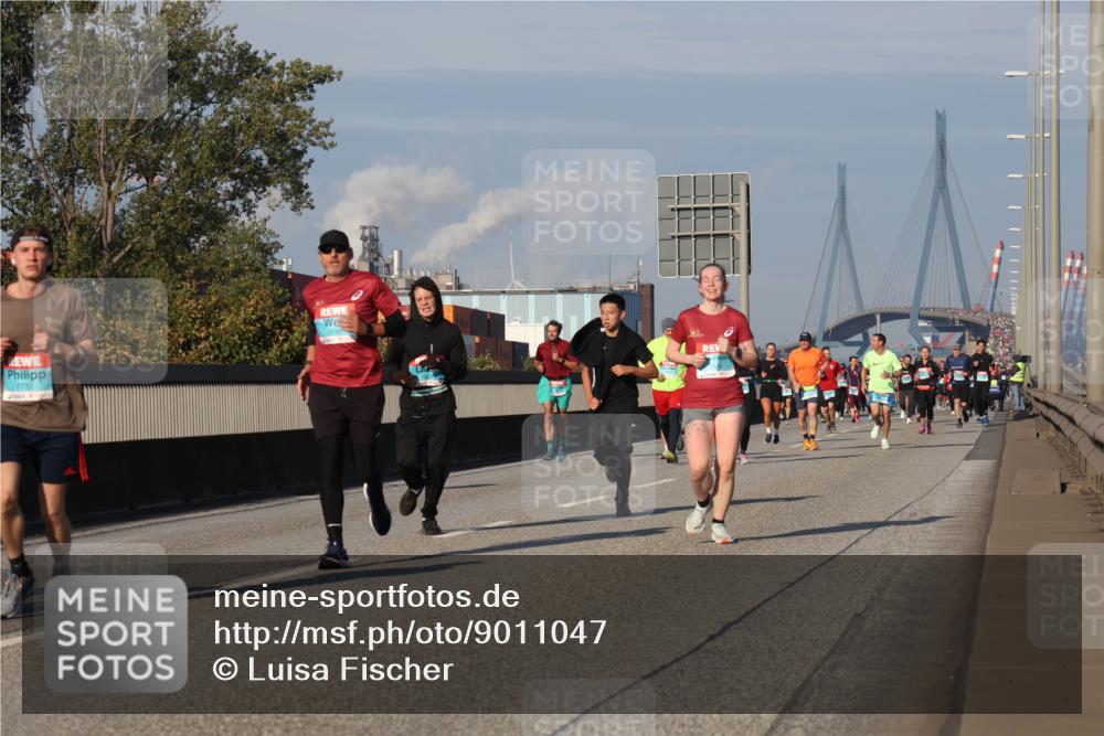 03.10.2025 - Köhlbrandbrückenlauf Luisa Fischer http://msf.ph/oto/9011047 03.10.2025 10:53:19 Position 3  meine-sportfotos.de
