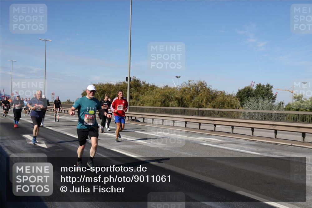 03.10.2025 - Köhlbrandbrückenlauf Julia Fischer http://msf.ph/oto/9011061 03.10.2025 12:58:01 Position 3  meine-sportfotos.de